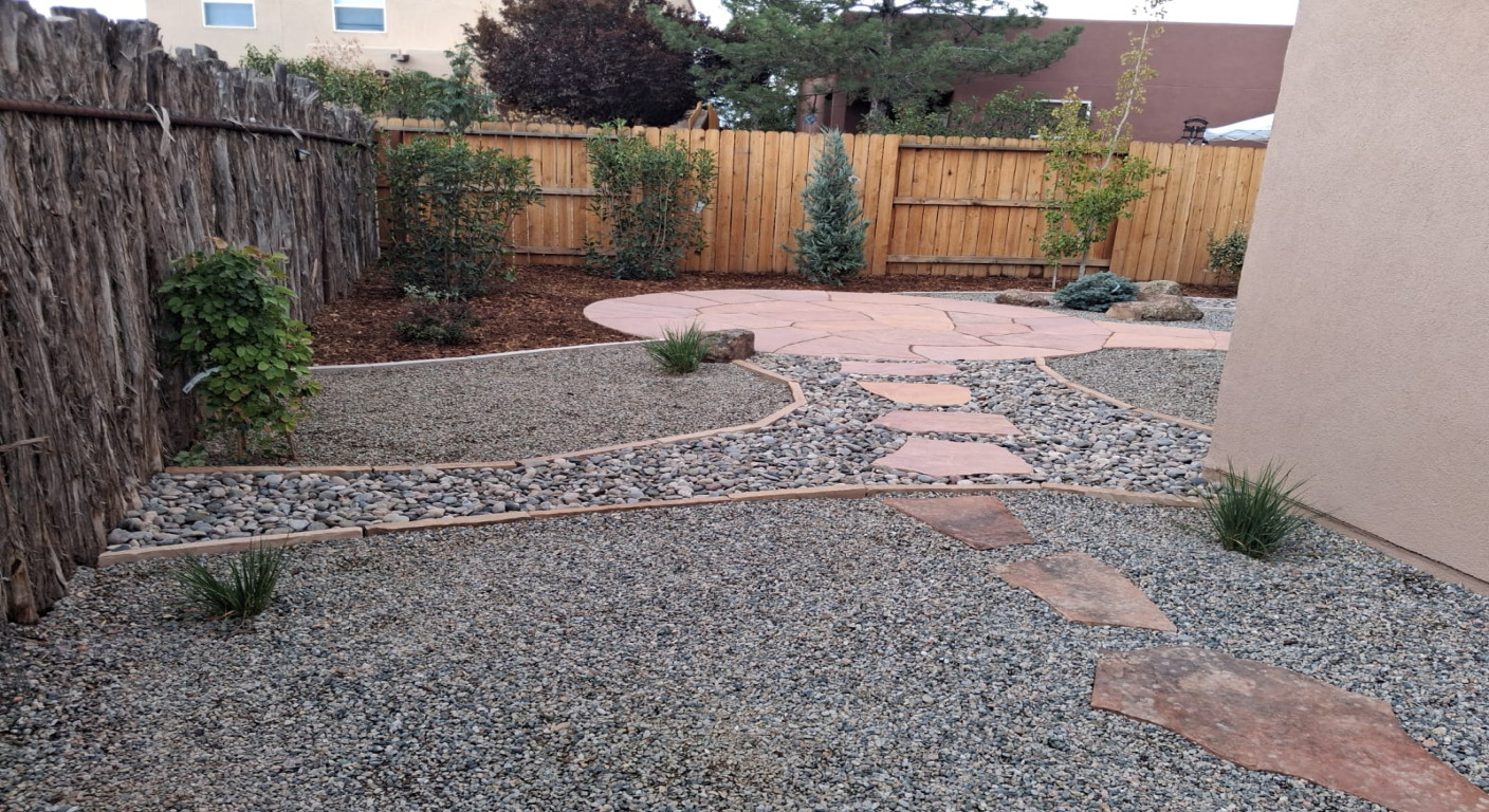 Desert Garden with Winding Flagstone and Circular Patio