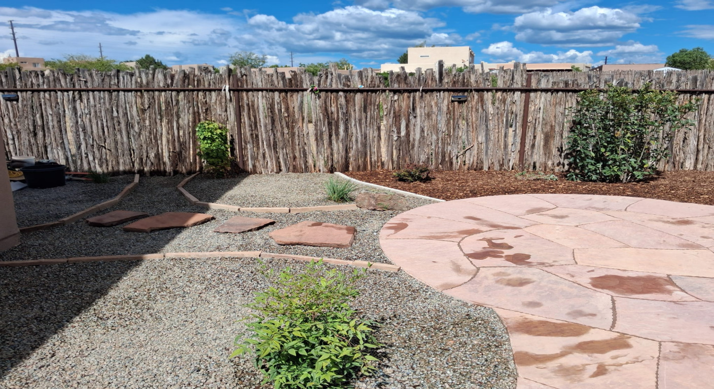 Desert Garden with Winding Flagstone and Circular Patio